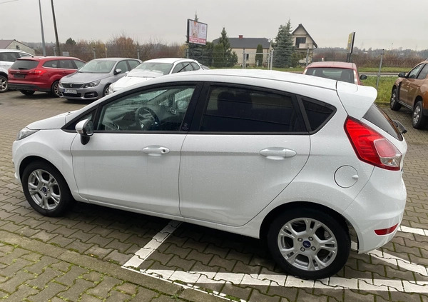 Ford Fiesta cena 29900 przebieg: 172621, rok produkcji 2013 z Czyżew małe 92